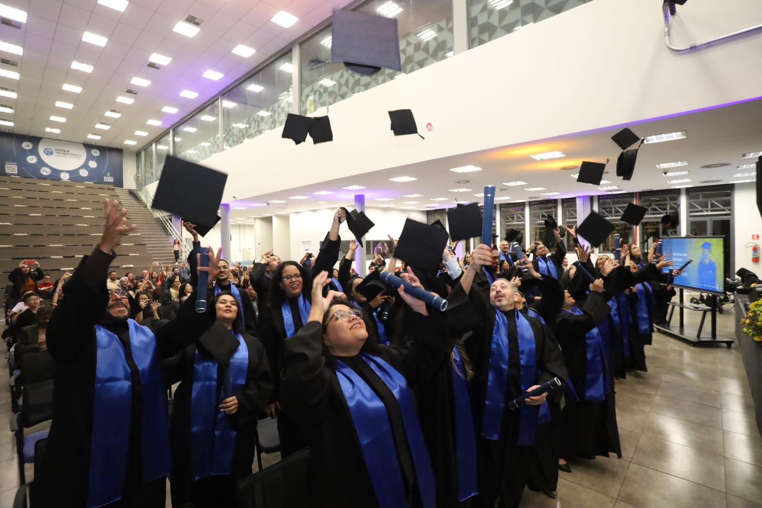 Colação de grau da Univesp celebra formação de 37 alunos do Polo Santo André Cata Preta - foto 2
