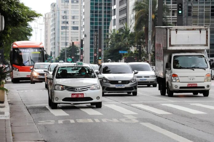 Como consultar multas, documentos e serviços do veículo sem sair de casa em São Paulo
