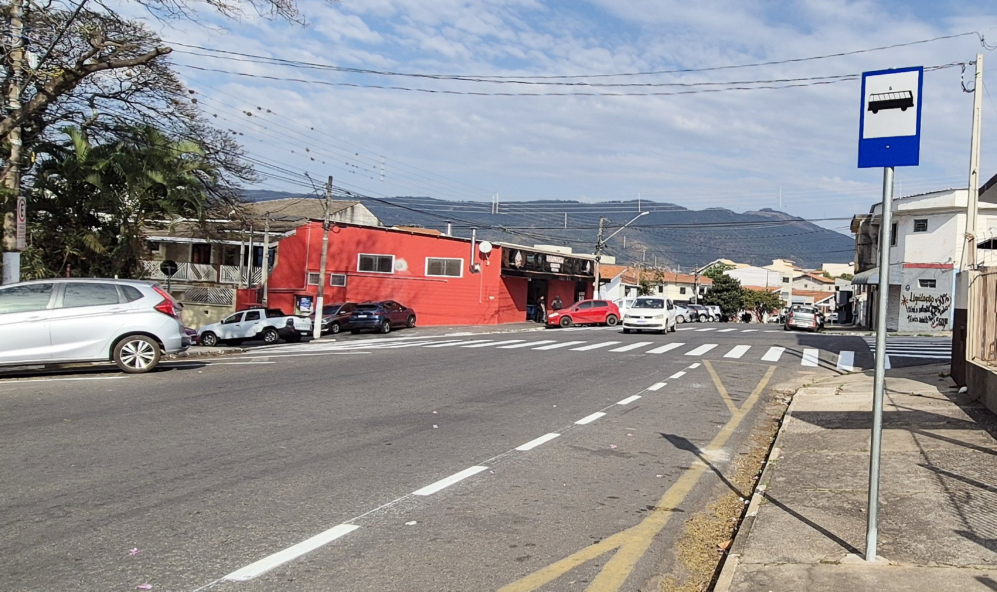 Equipe de Sinalização Viária revitaliza trecho da Avenida Major Alvim - foto 2
