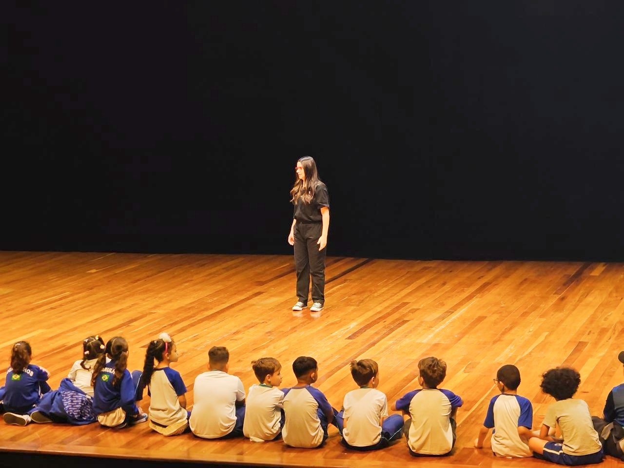 Estudantes da rede municipal participam de oficina de teatro musical no Adamastor - foto 3
