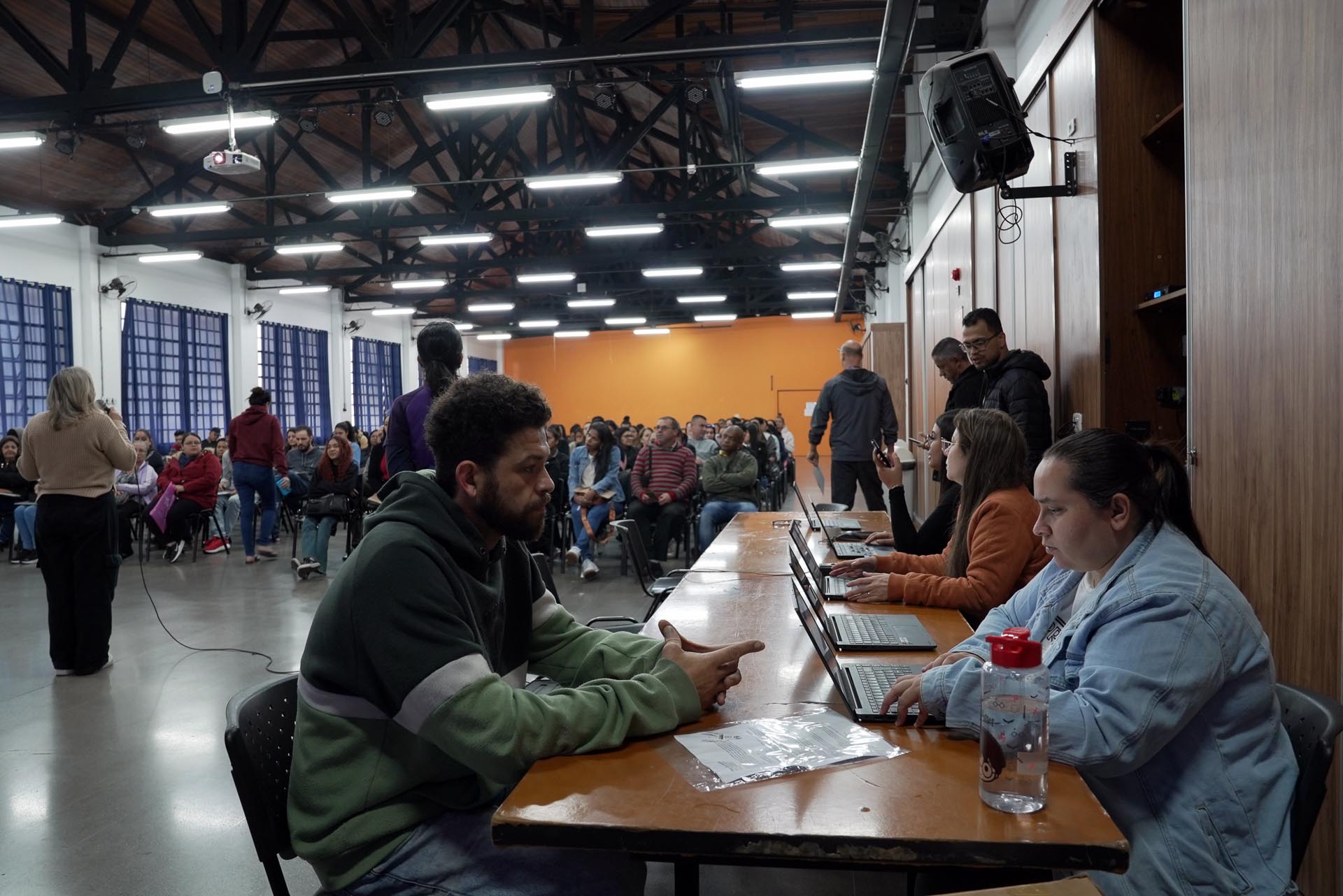 Mutirão de empregos no Adamastor fecha o mês com mais de 300 oportunidades em Guarulhos - foto 3