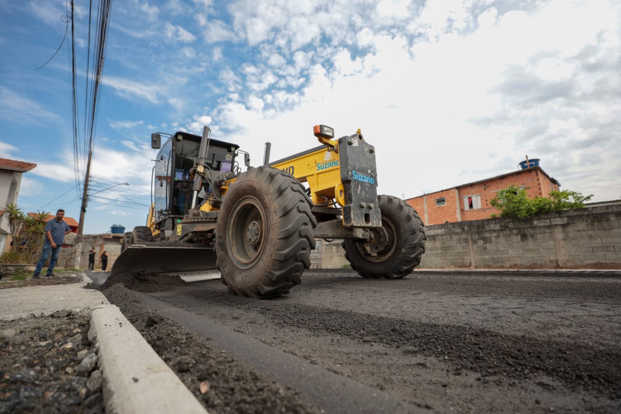 Obras de pavimentação avançam no Recanto Feliz com 1ª etapa de aplicação do asfalto - foto 2