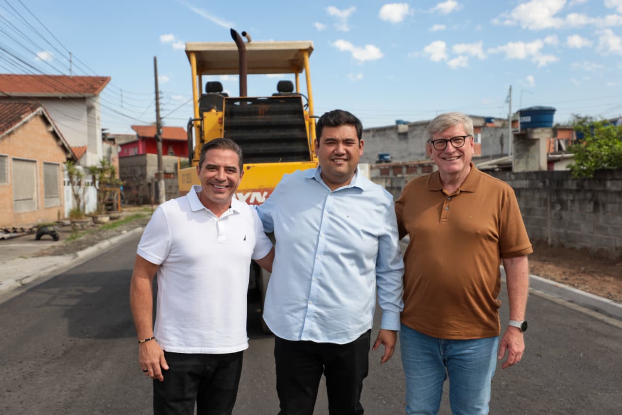 Obras de pavimentação avançam no Recanto Feliz com 1ª etapa de aplicação do asfalto - foto 3