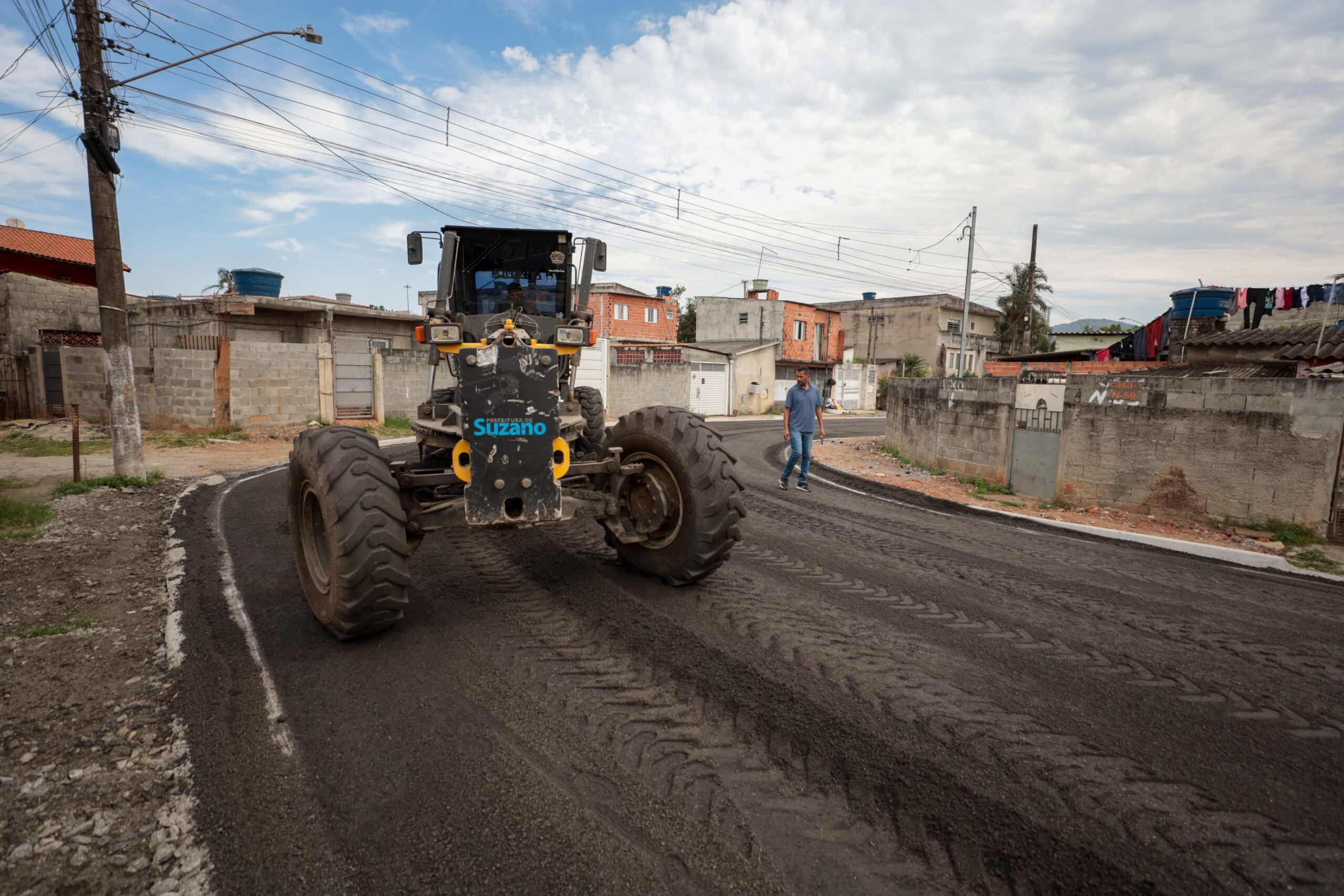 Obras de pavimentação avançam no Recanto Feliz com 1ª etapa de aplicação do asfalto - foto 4