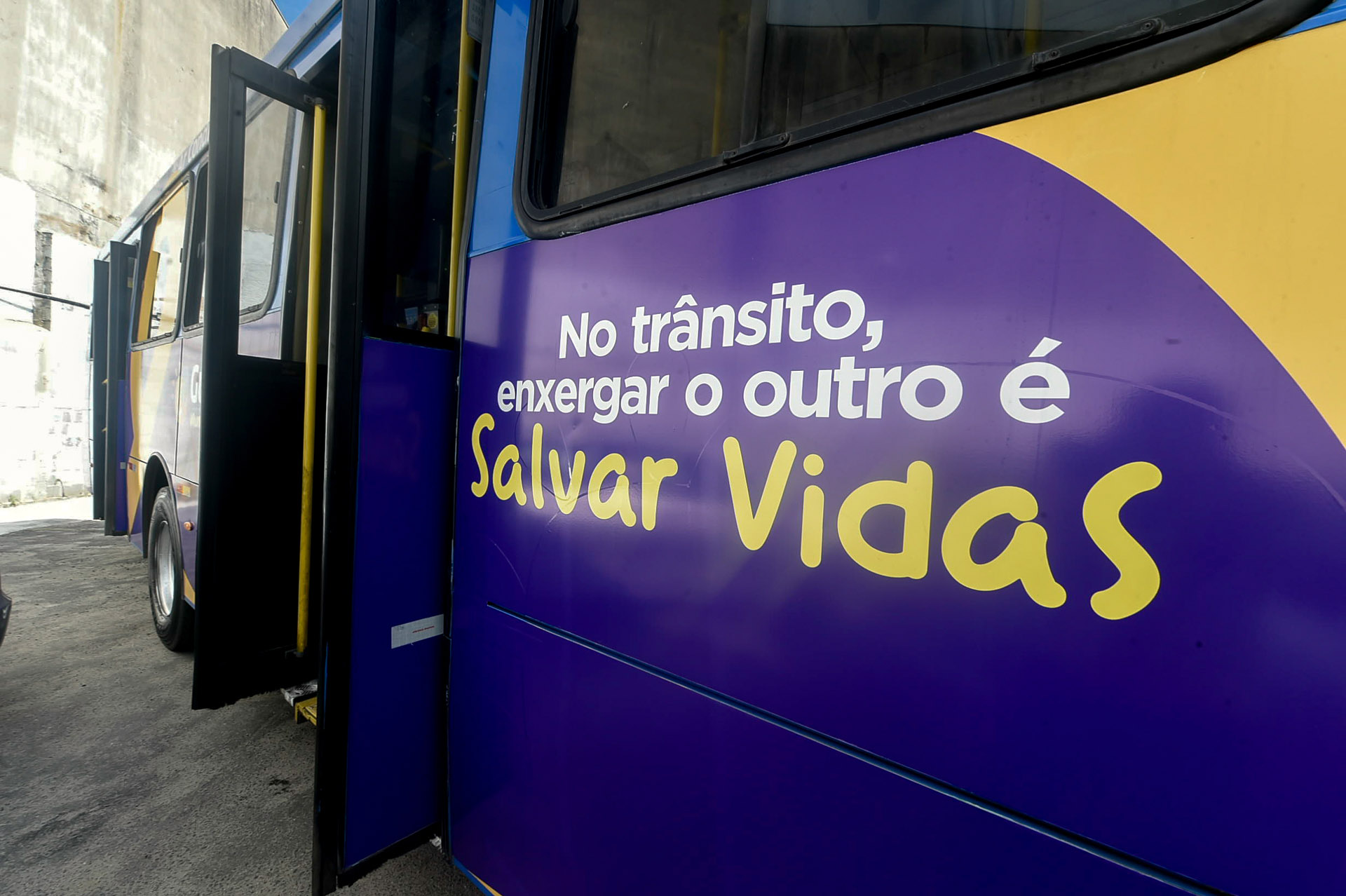 Prefeitura inicia campanha Maio Amarelo com ação voltada aos motociclistas - foto 4