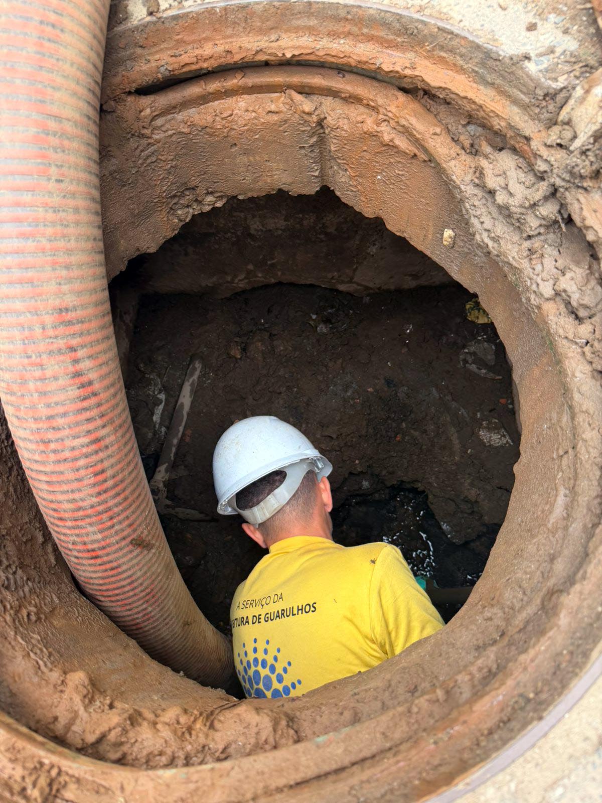 Prefeitura realiza a desobstrução do sistema de drenagem de águas pluviais no Cabuçu - foto 2
