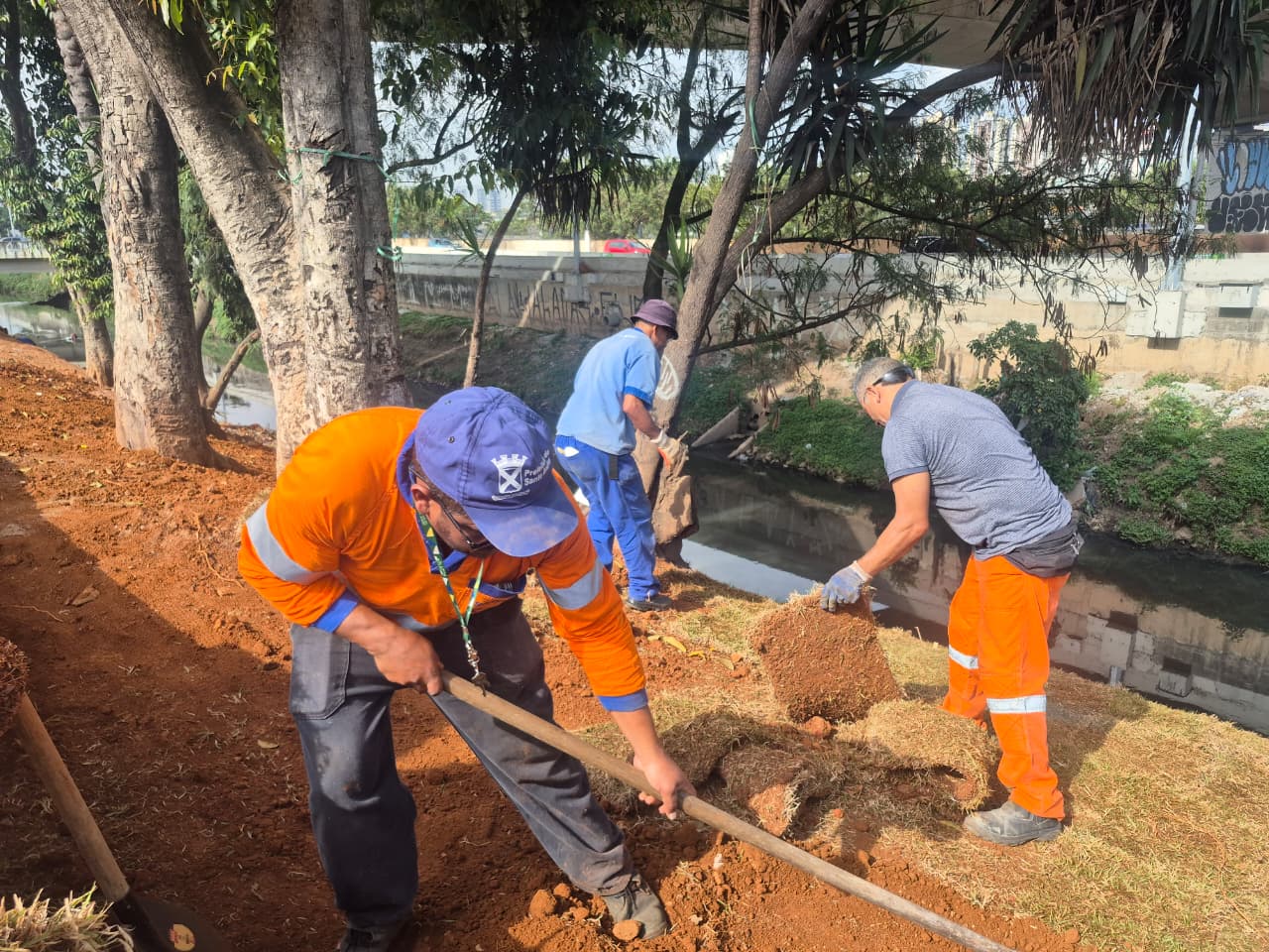 Santo André realiza obras para recuperar margem do Ribeirão dos Meninos - foto 3