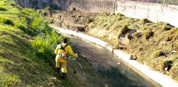 SAR promove zeladoria em córregos e bocas de lobo nesta sexta-feira - foto 1