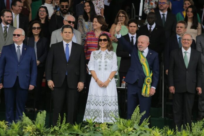 A indireta de Janja a Alcolumbre sobre fim da escala 6x1 no 7 de Setembro