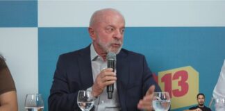 A três semanas do 1º turno, Lula cobra engajamento de apoiadores nas redes