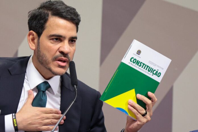 AGU diz que não tinha competência para atender pedidos da PF sobre Mendonça