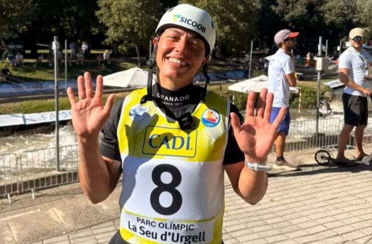 Ana Sátila é campeã da canoa individual na Copa do Mundo de Canoagem Slalom