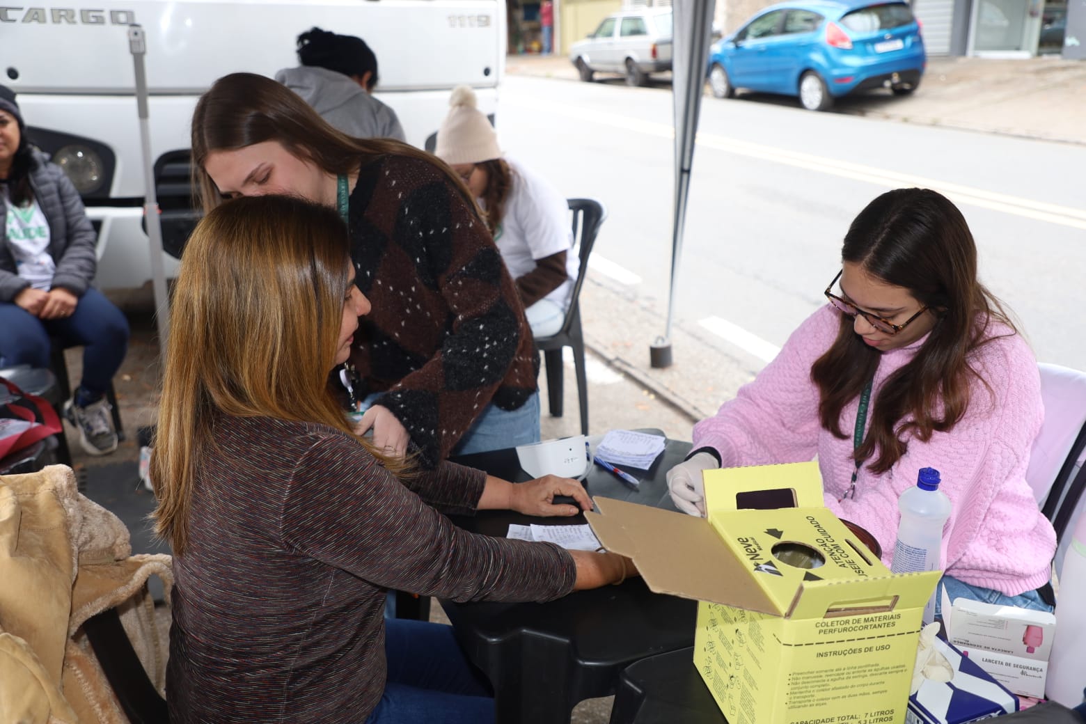 Caminhão da Saúde leva atendimentos para perto de instituições atendidas pelo Fundo Social - foto 9