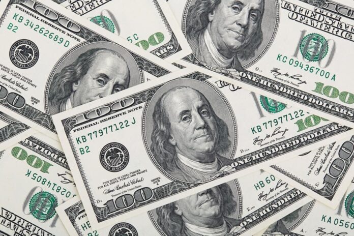 Dólar cai e Bolsa sobe: mercado festeja novo avanço de Flávio sobre Lula