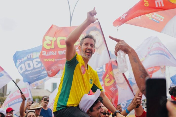 Em ato da esquerda, Grass defende olhar prioritário às mulheres do DF