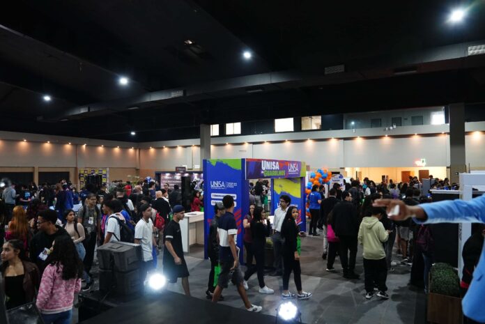 Feira do Estudante de Guarulhos começa com a participação de milhares de jovens no Espaço Inter - foto 1