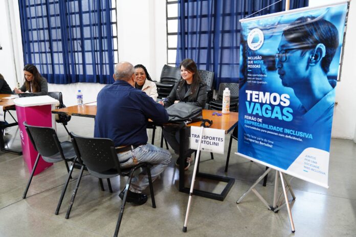 Feirão Dia D disponibiliza mais de 500 vagas de emprego para PCDs em Guarulhos