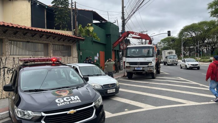 Fiscalização ambiental fecha três bares por excesso de barulho em Santo André