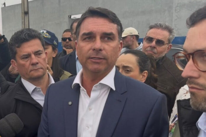 Flávio acusa Moraes de usar Inquérito das Fake News para atacar adversários