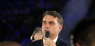 Flávio diz que Moraes, Alcolumbre e Dino articulam ação contra ele