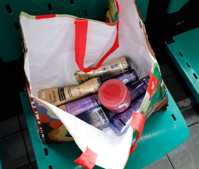 GCM de Suzano prende suspeito de furto em loja de cosméticos no centro