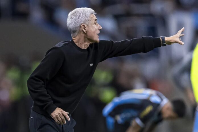 Luís Castro revela “fator decisivo” para o Grêmio eliminar o Inter