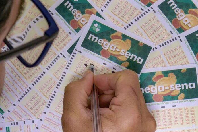 Mega-Sena 3055 acumula e prêmio sobe para R$ 76 milhões. Veja resultado