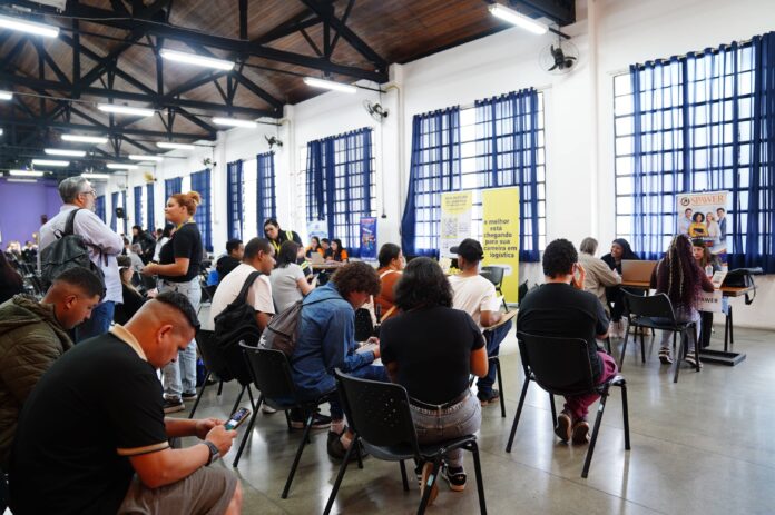 Mutirão de empregos encerra agosto com mais de 2.000 oportunidades de trabalho - foto 1