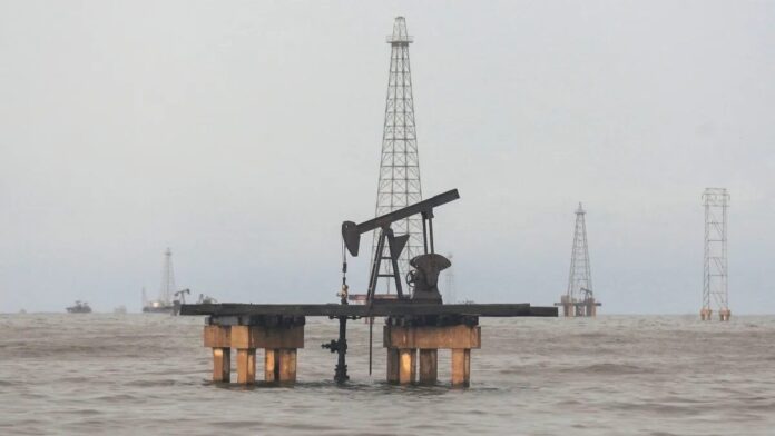“Não escondeu de ninguém”, diz professor sobre EUA interessados em petróleo