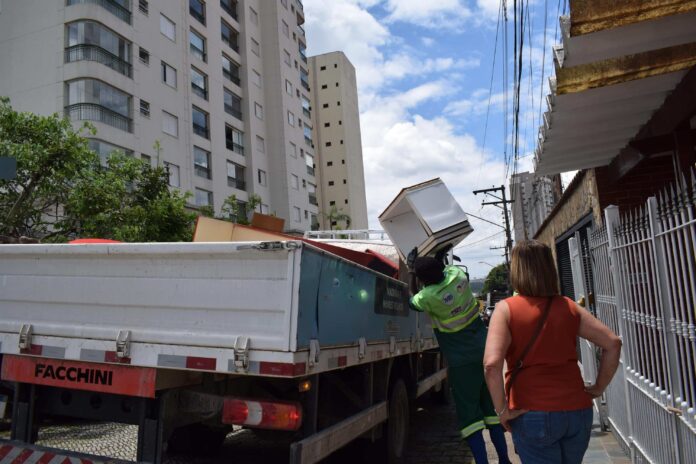 Operação Cata-Tralha atende oito bairros de Guarulhos neste fim de semana