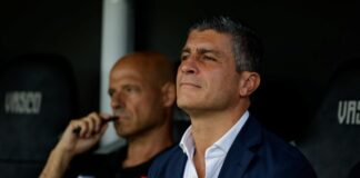 Pedro Emanuel lamenta derrota do Vasco para Fluminense: "Noite dura"