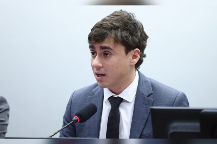 Petistas pedem inelegibilidade de Nikolas por documento falso da PF