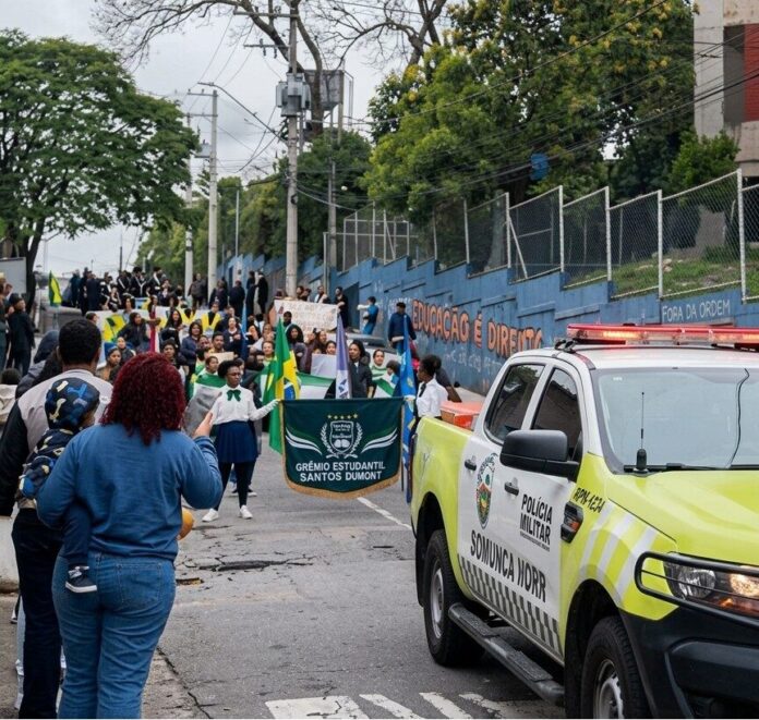 Pioneira no modelo cívico-militar em Guarulhos, Escola Padre Antônio Velasco Aragon realiza desfile inédito
