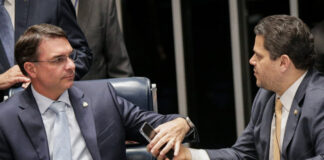 Por impeachment de Moraes, Alcolumbre e Flávio entram em rota de colisão