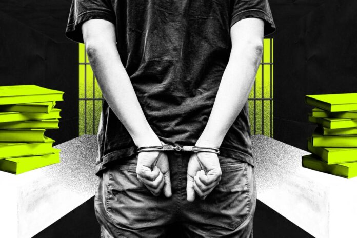 Preso por homicídio estuda direito da cadeia para tentar provar inocência
