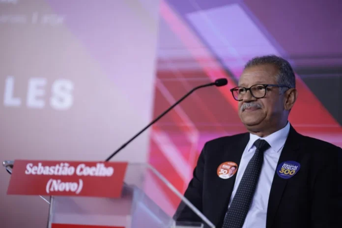 Sebastião Coelho critica ausência de adversárias em debate ao Senado e condena nomeação de parentes