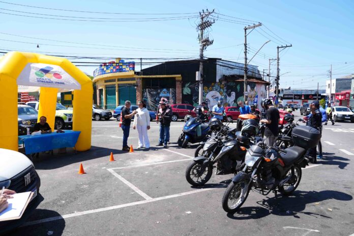 Semana do Trânsito em Guarulhos reúne blitz para motociclistas e palestra para estudantes