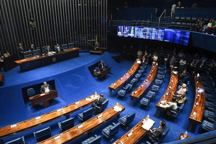 Senado aprova MP que acaba com ‘taxa das blusinhas’