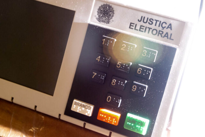 Urna eletrônica: saiba quando o Brasil abandonou o voto em papel