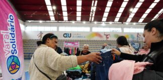 Varal Solidário distribui cerca de mil itens de vestuário para famílias no Jardim Cumbica
