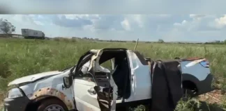 Acidente na BR-153 resulta na morte de mãe e filho após capotamento em Itumbiara