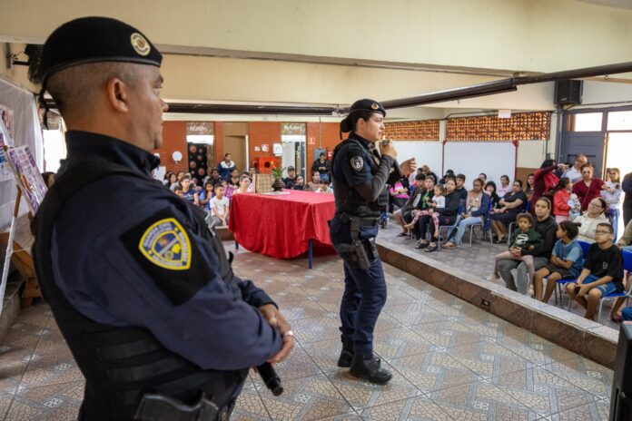 Ações da Guarda Civil de Itaquaquecetuba orientam mais de 500 pessoas sobre combate à violência doméstica