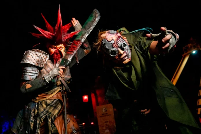 Artistas da Hora do Horror no Hopi Hari passam por capacitação vocal e corporal do CULTSP PRO