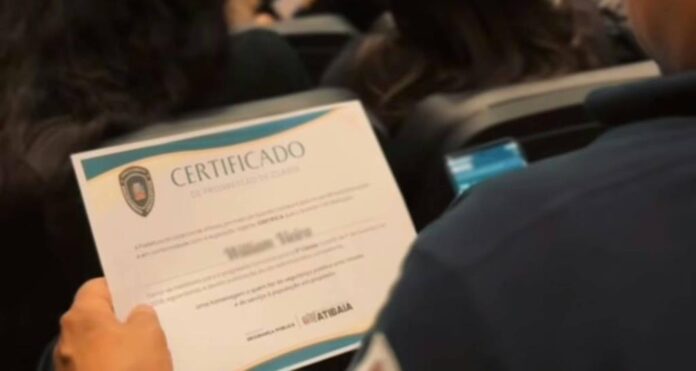 Atibaia oficializa progressão de carreira para 77 guardas civis municipais