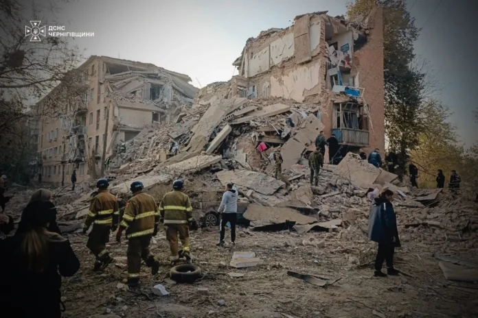 Bombardeios russos deixam 11 mortos na Ucrânia e drone atinge petroleiro no Mar Negro
