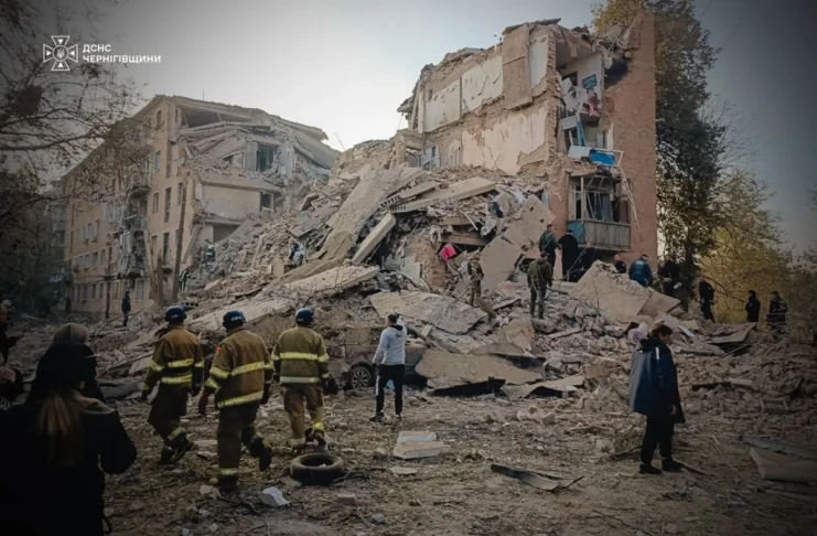 Bombardeios russos deixam 11 mortos na Ucrânia e drone atinge petroleiro no Mar Negro