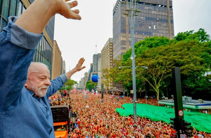 Campanha de Lula mira debate da escala 6x1 para atrair eleitores além da militância