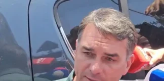 Canais de WhatsApp da campanha de Flávio Bolsonaro operam sem registro exigido pelo TSE