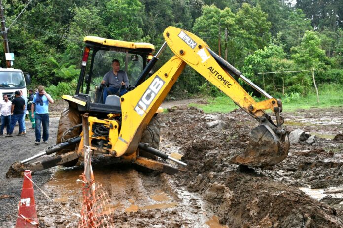 Córrego às margens da Billings, em Santo André, recebe intervenções de drenagem - foto 10
