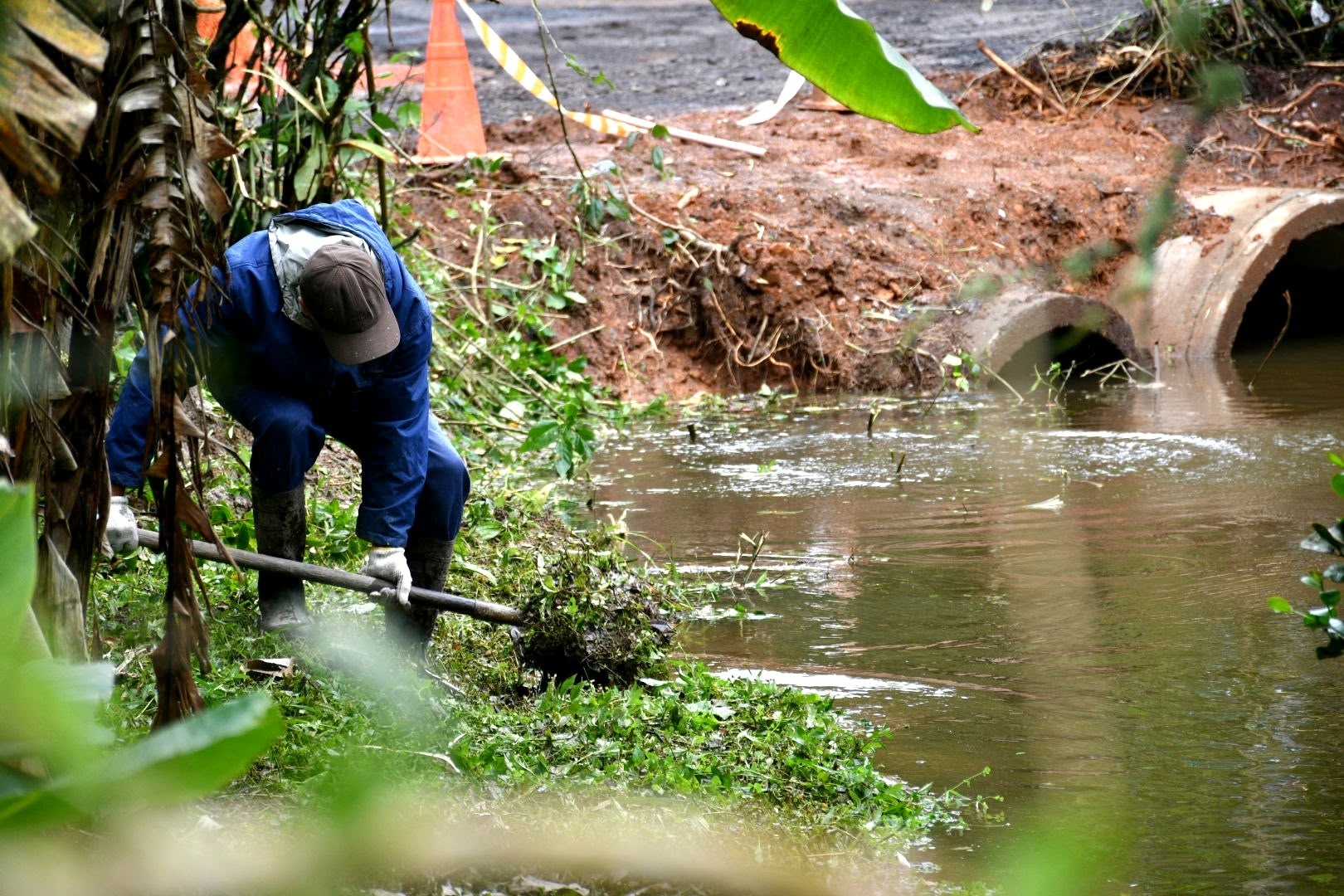Córrego às margens da Billings, em Santo André, recebe intervenções de drenagem - foto 6